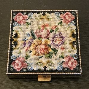 Vintage Schildkraut Powder Makeup Compact